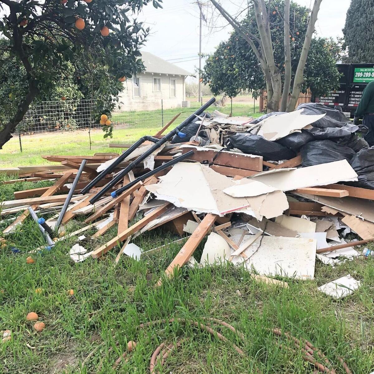 Toss Out Junk Removal crew in Ripon