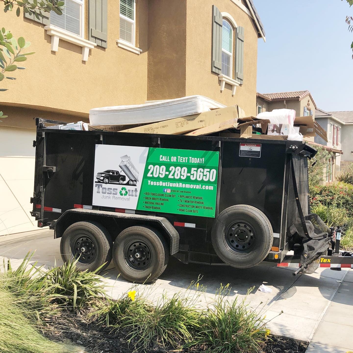 Toss Out Junk Removal crew in Riverbank